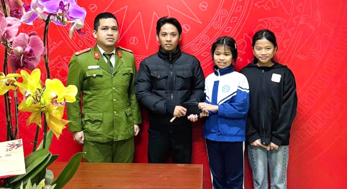 Hỗ trợ người dân nhận lại tài sản đánh rơi