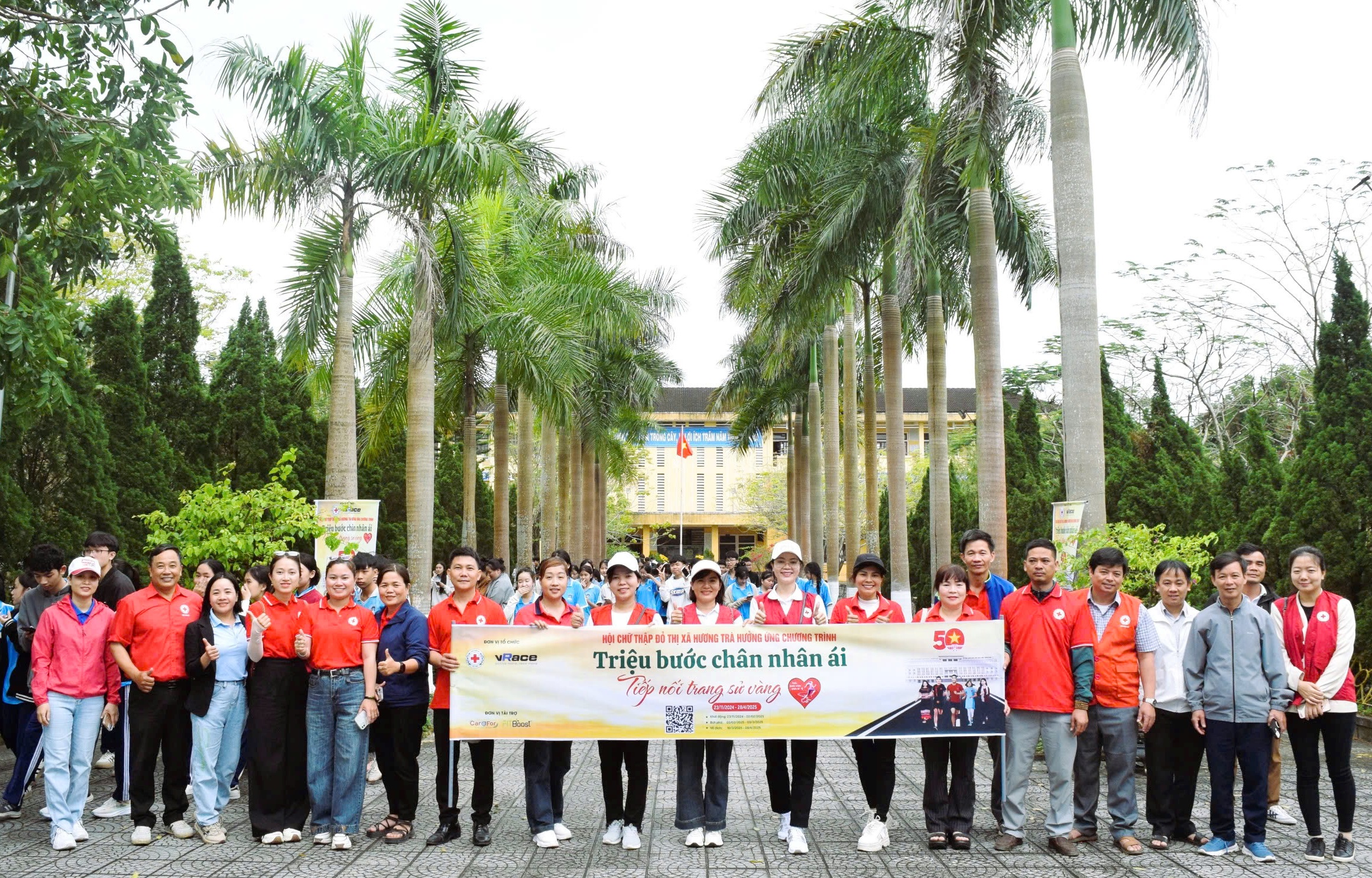 Hưởng ứng chiến dịch “Triệu bước chân nhân ái – Tiếp nối trang sử vàng”