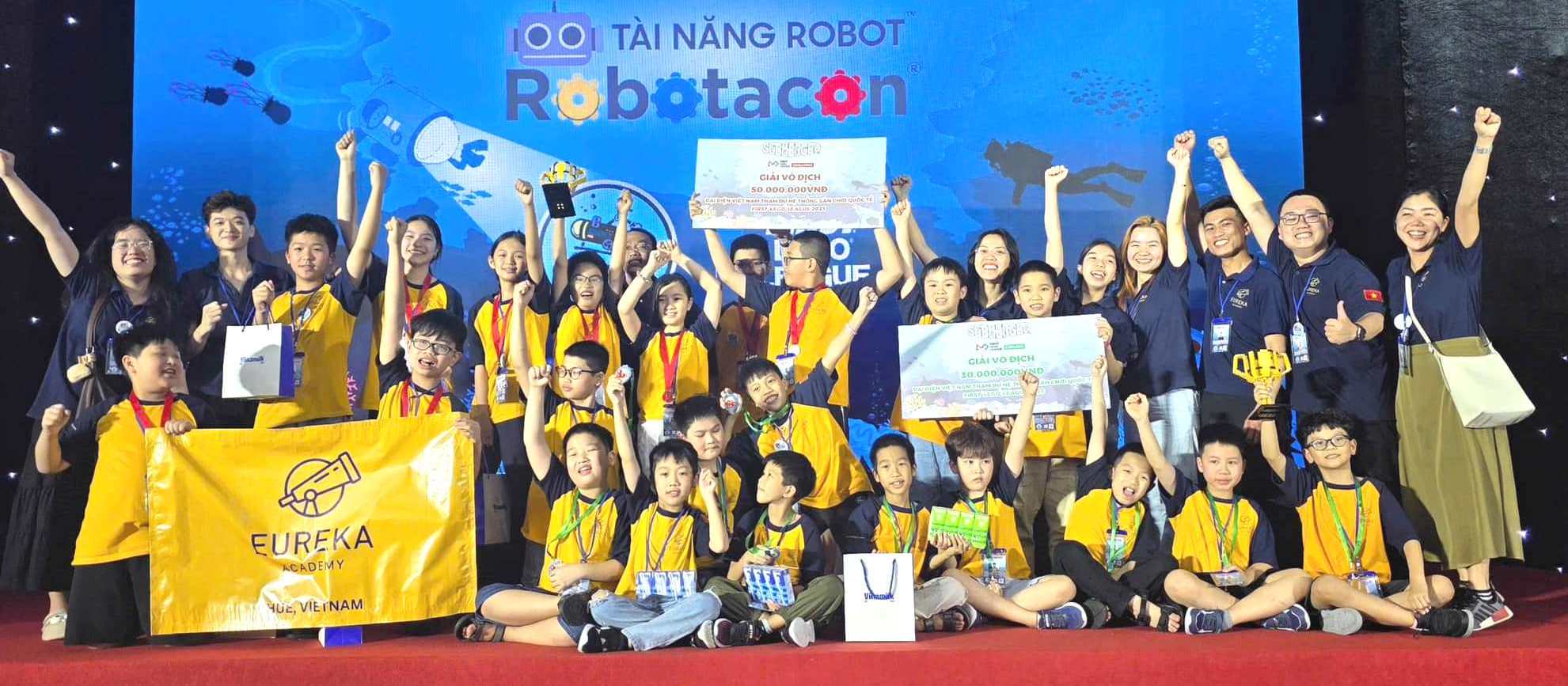 Hai đội thi của Huế đại diện Việt Nam tham gia cuộc thi STEM Robot Lego tại Mỹ