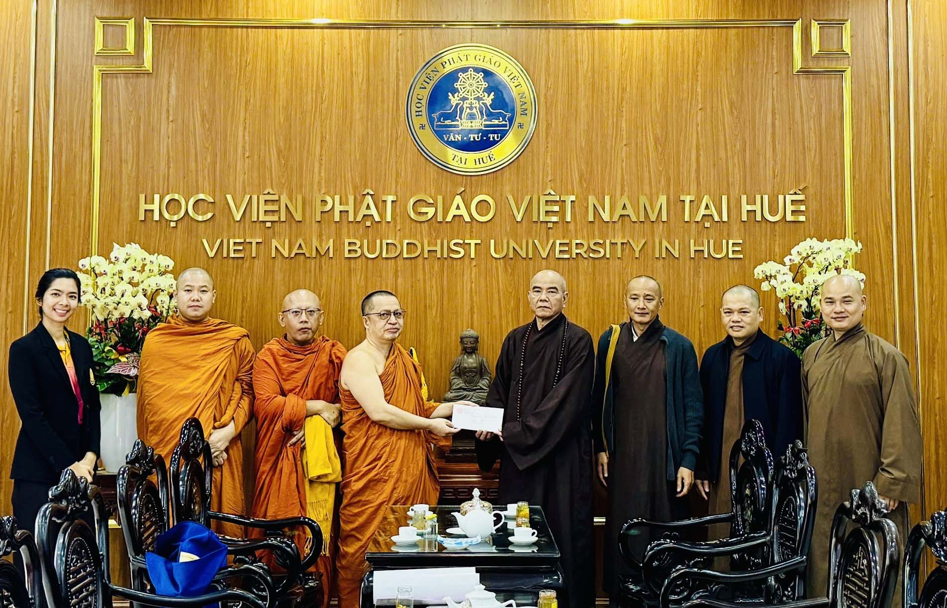 Đại học Mahachulalongkorn Ayutthaya, Thailand thăm và làm việc với Học viện PGVN tại Huế