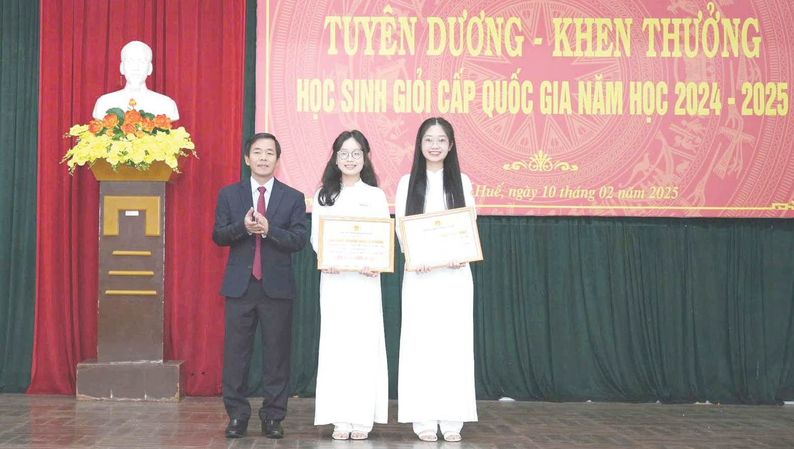 Cô học trò đoạt giải Nhất quốc gia môn lịch sử Đam mê  nỗ lực