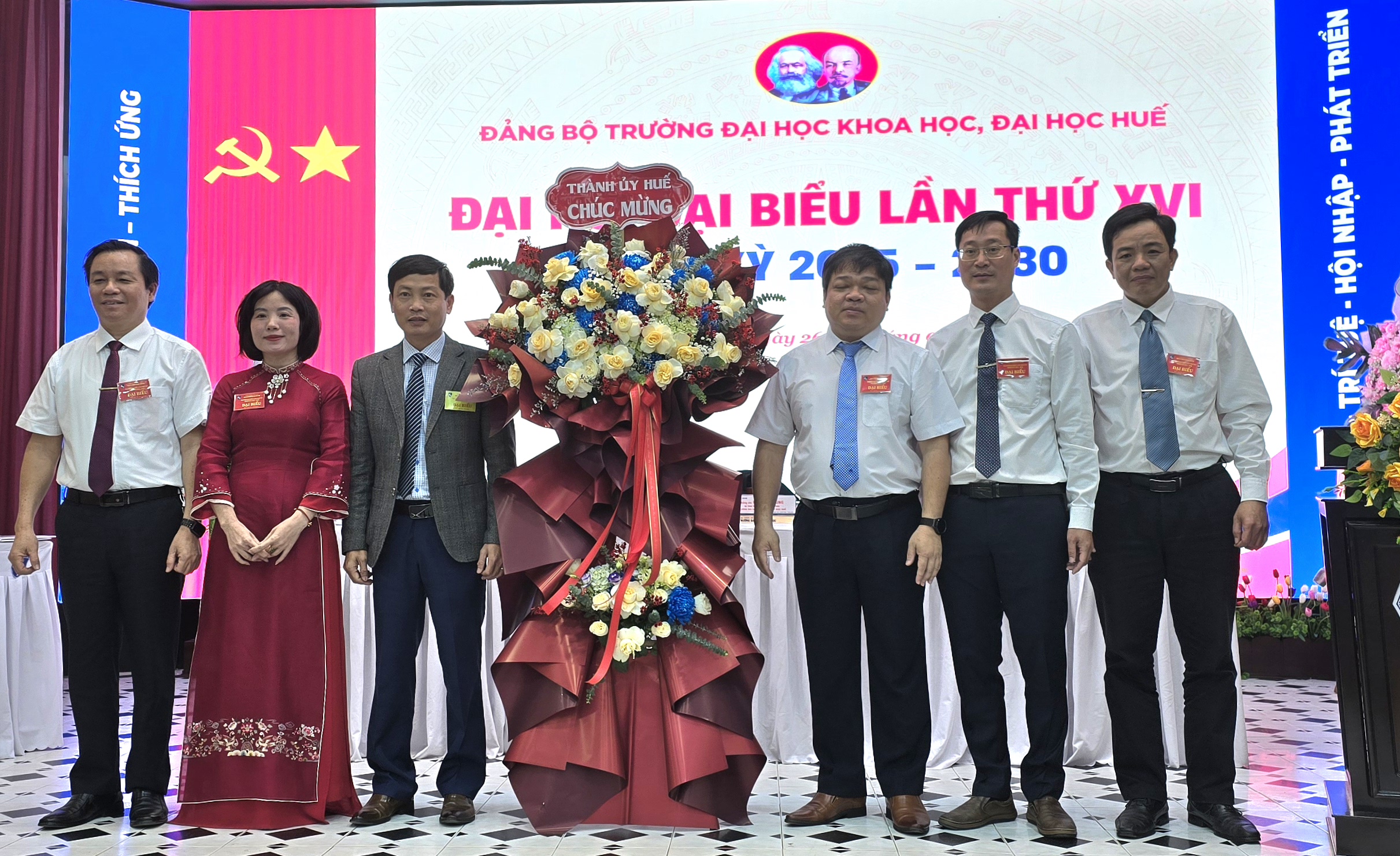 Hội nhập sâu rộng với khu vực và thế giới