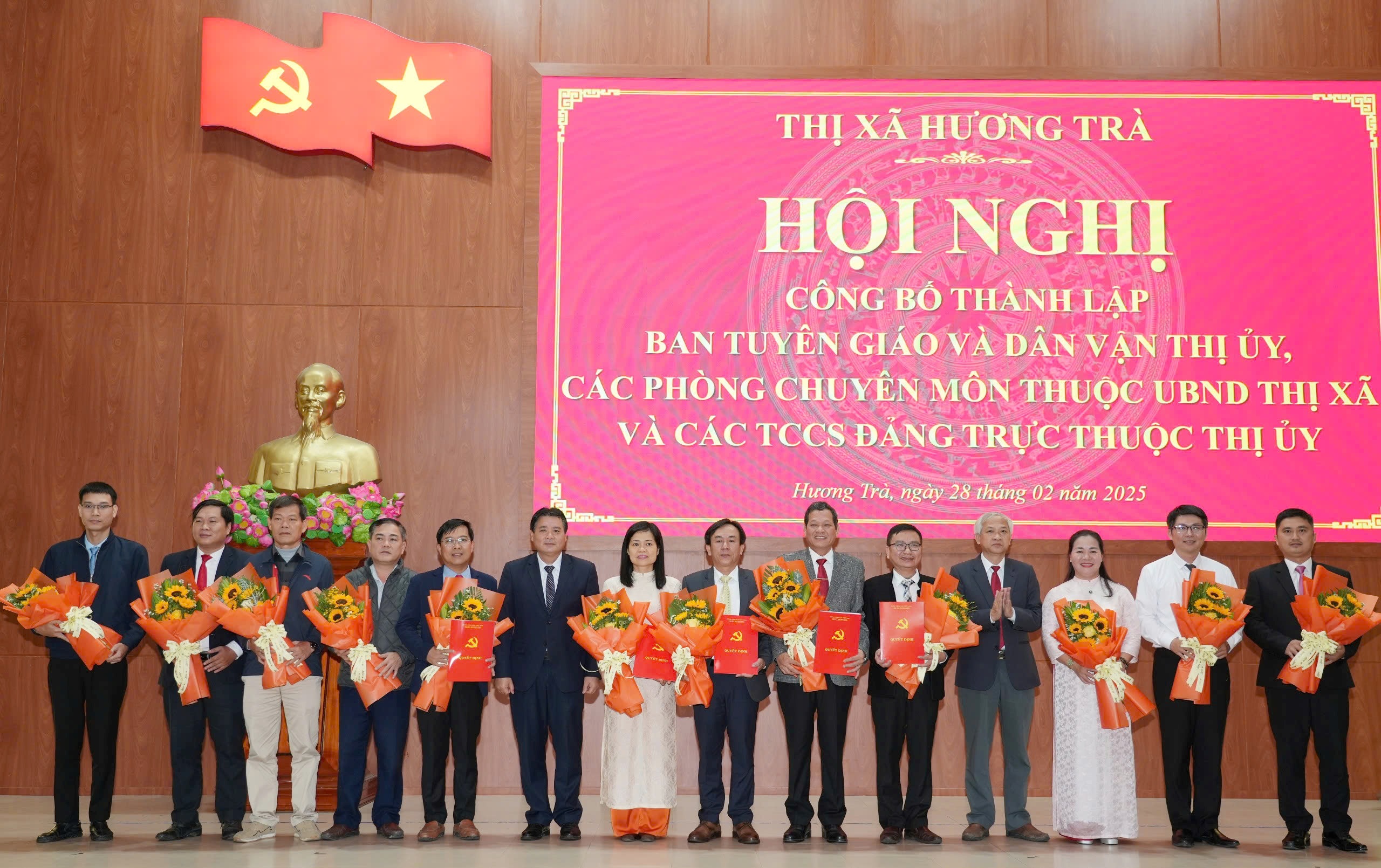 Hương Trà Giảm 2 cơ quan, 3 tổ chức cơ sở Đảng