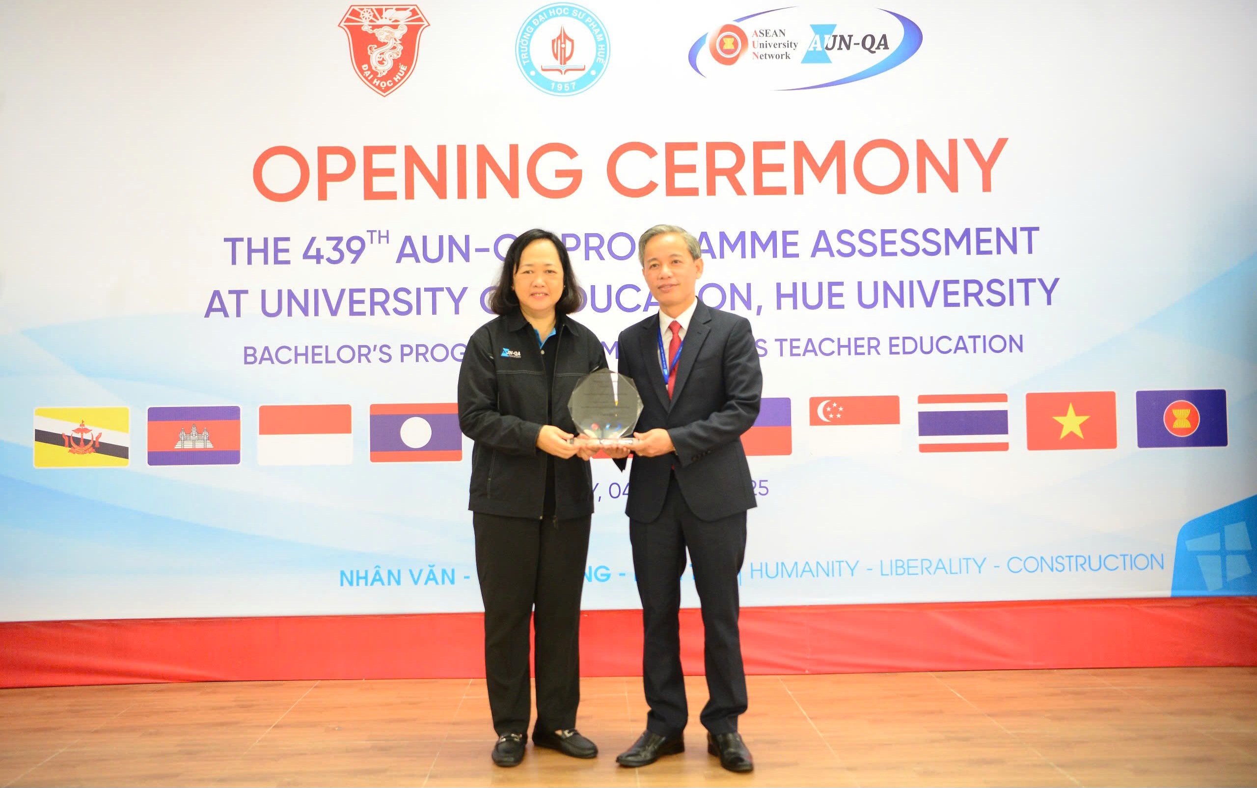 Đánh giá chương trình ngành Sư phạm Toán học theo bộ tiêu chuẩn AUN-QA