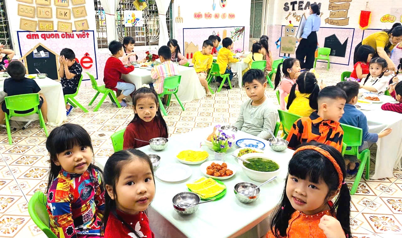 Kiểm tra công tác y tế học đường, bếp ăn bán trú tại các cơ sở giáo dục