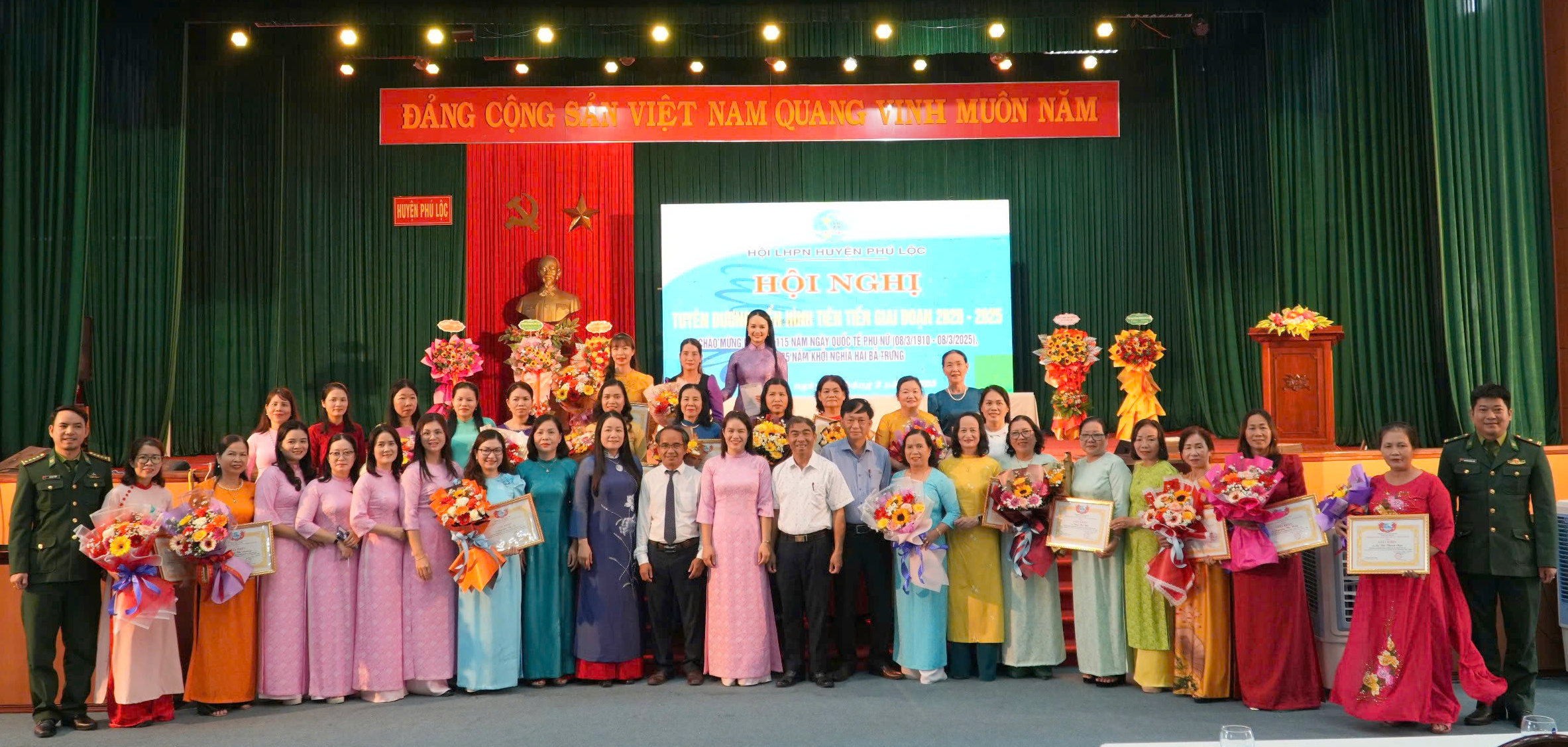 Phú Lộc Tuyên dương 58 tập thể, cá nhân phụ nữ điển hình tiên tiến