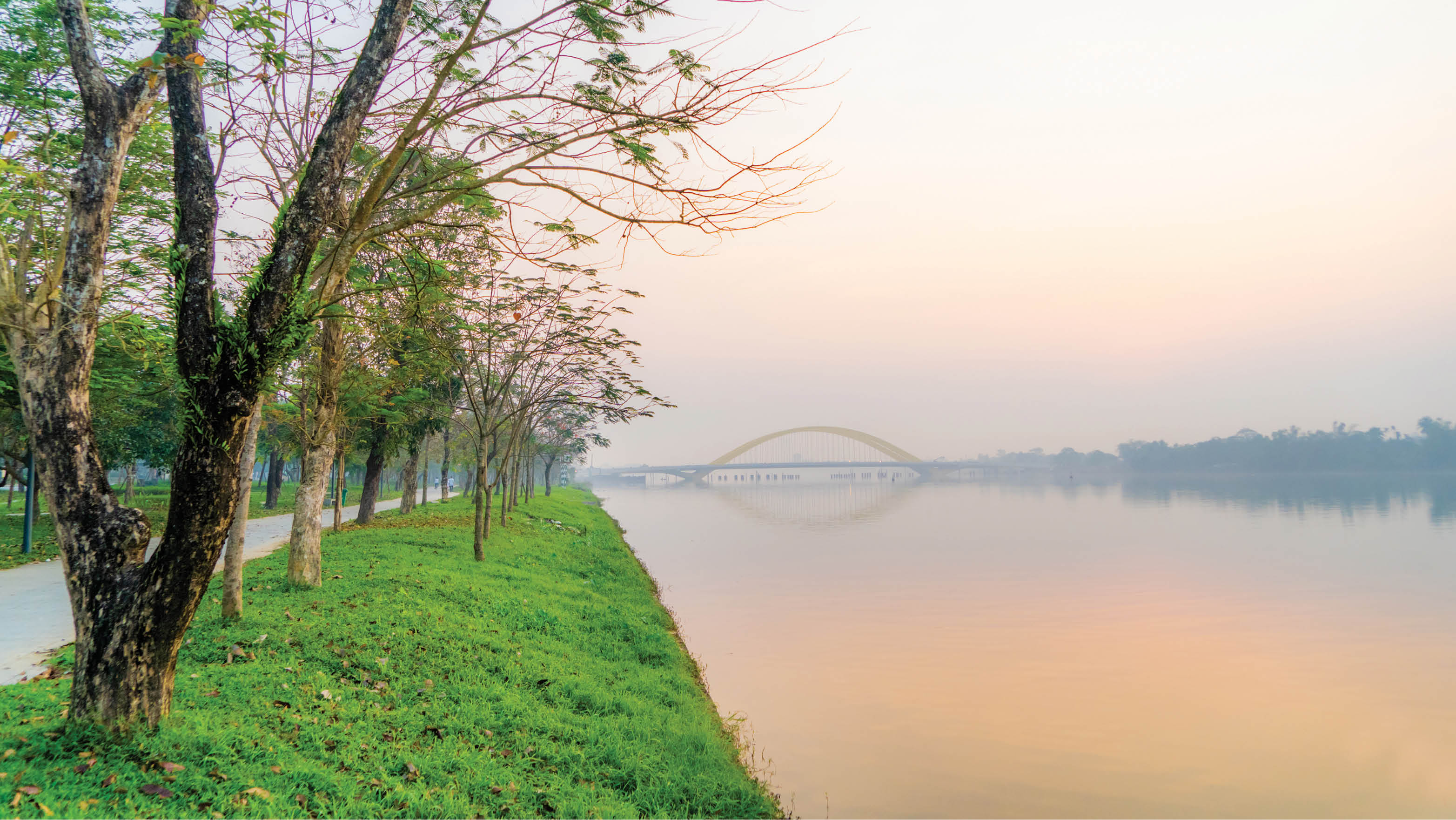 Mùa Huế mù sương