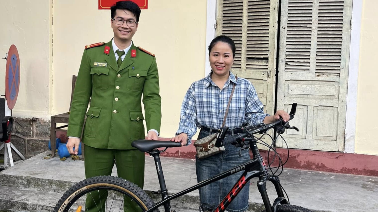 Cảnh giác trước nạn trộm cắp nơi công cộng