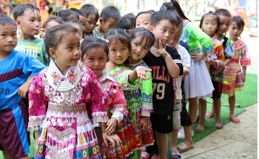 Miễn học phí Bảo đảm công bằng cho học sinh trong tiếp cận giáo dục