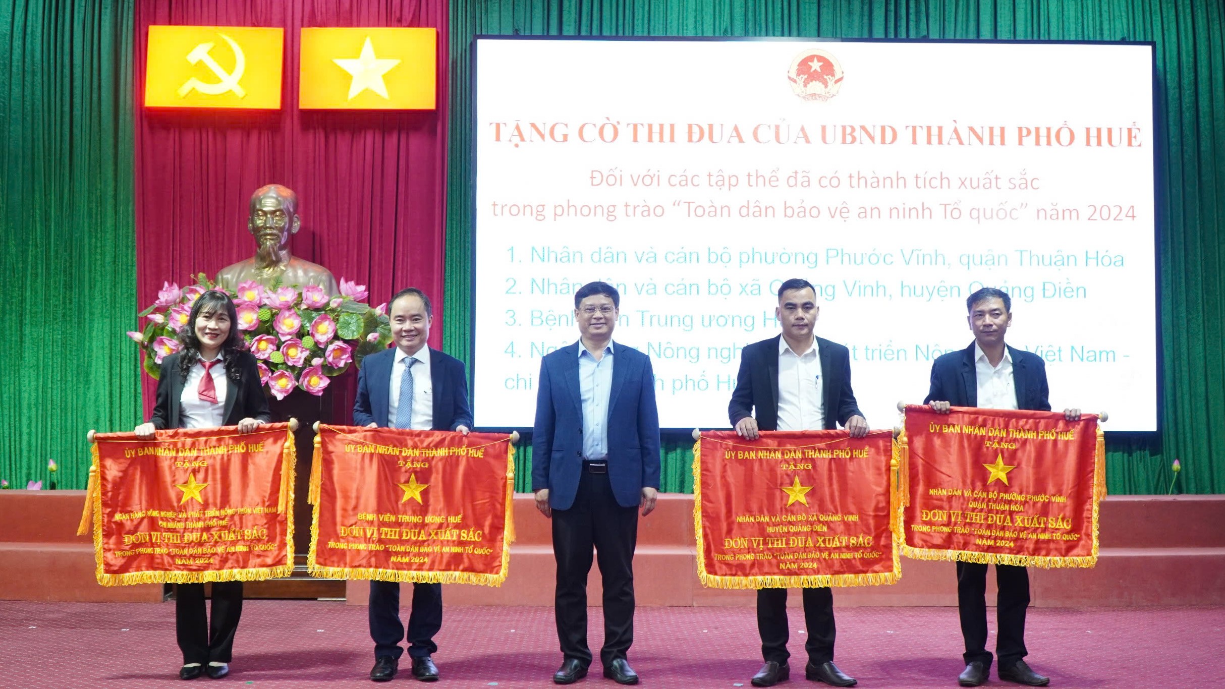 Khen thưởng nhiều tập thể, cá nhân xuất sắc trong phong trào Toàn dân bảo vệ an ninh Tổ quốc