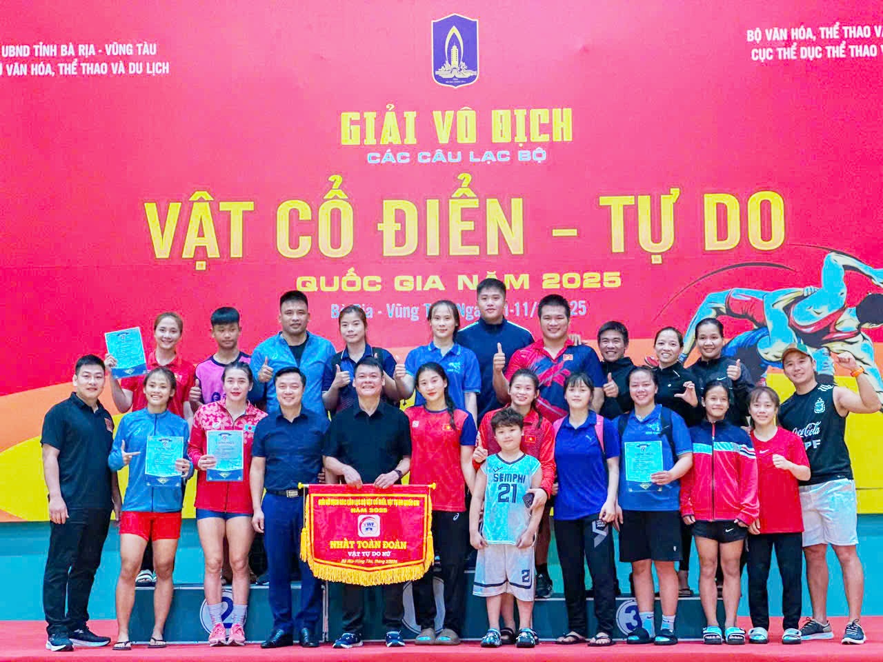 Vật nữ Huế lại “lên tiếng”