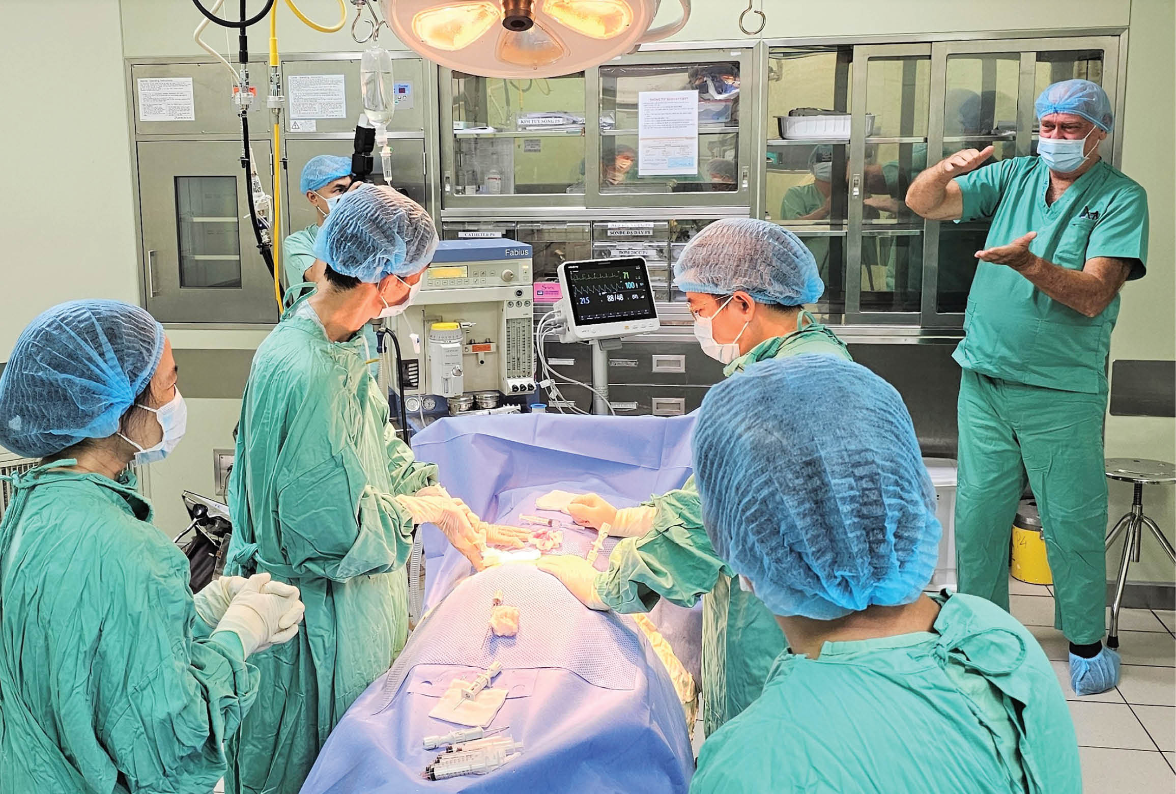 Đưa y tế vươn xa