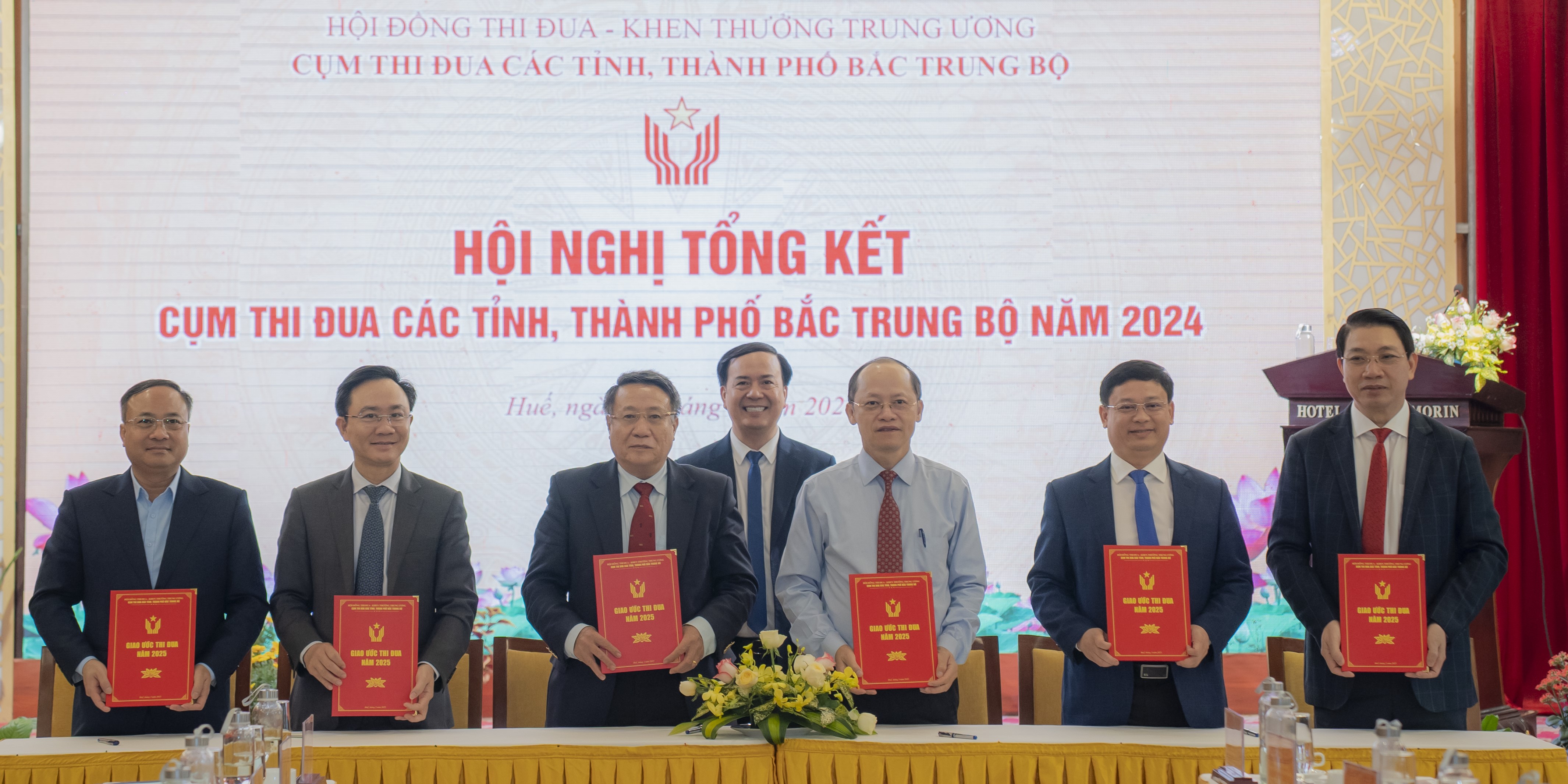 Thành phố Huế được Cụm Thi đua các tỉnh, thành Bắc Trung Bộ đề nghị Chính phủ tặng Cờ thi đua