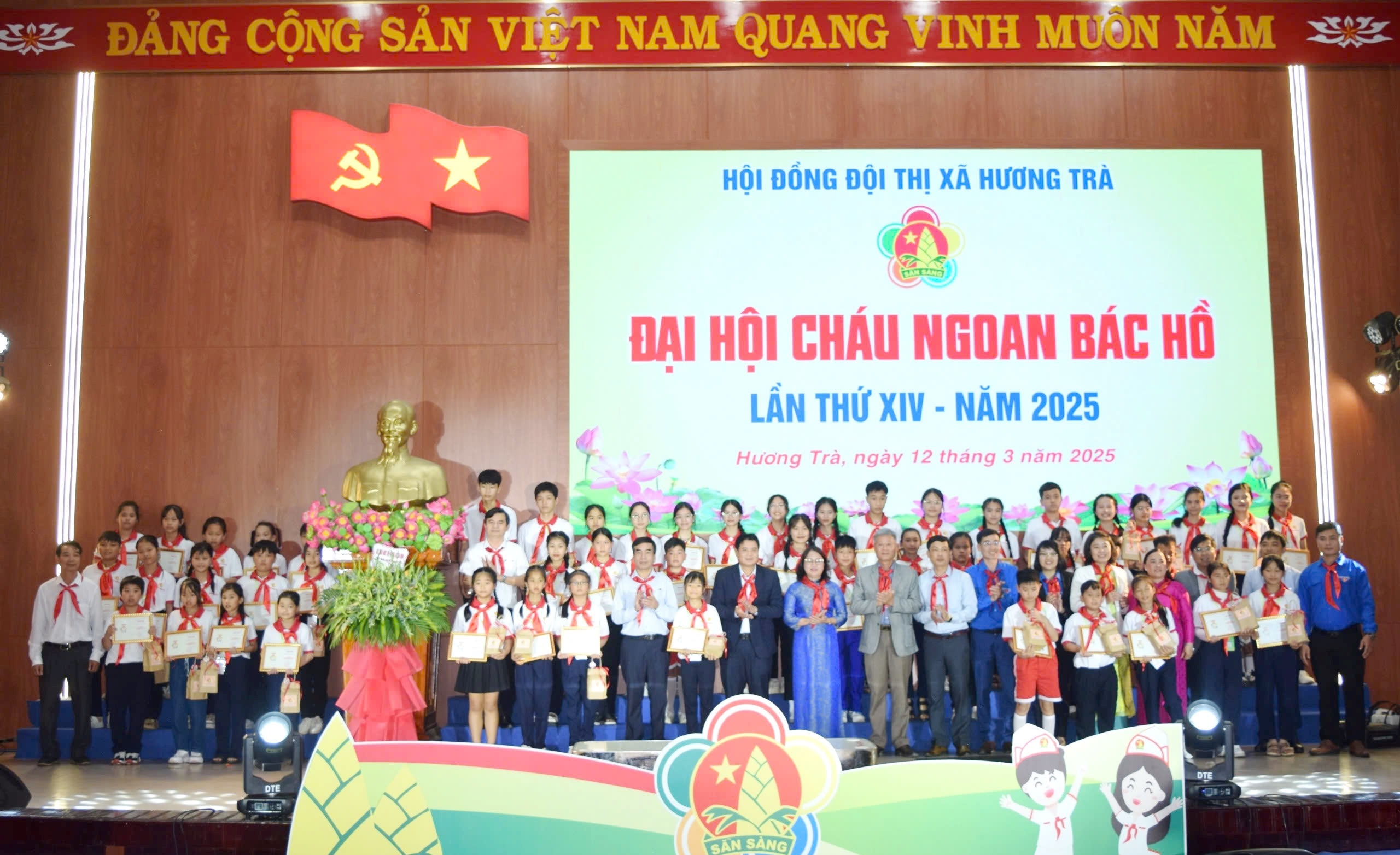 Hương Trà 50 thiếu nhi tiêu biểu được nhận danh hiệu “Cháu ngoan Bác Hồ”