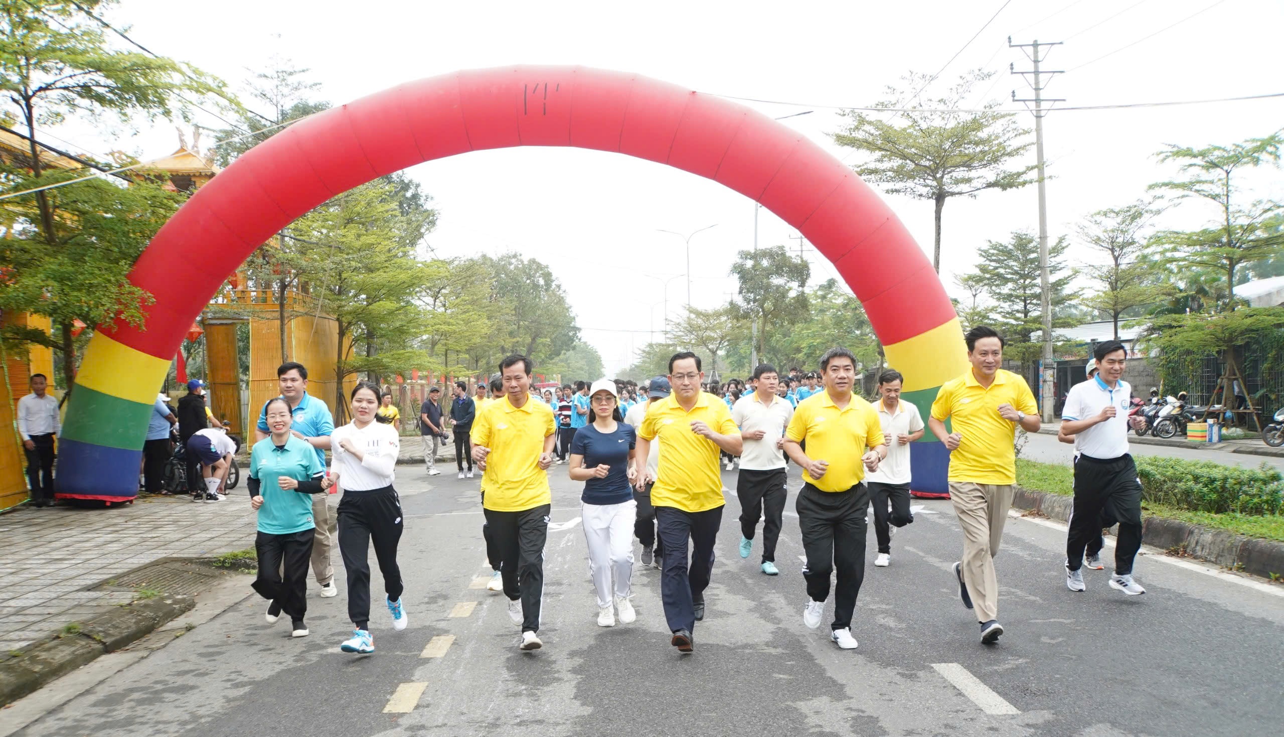 Hơn 350 vận động viên tham gia Giải Việt dã truyền thống