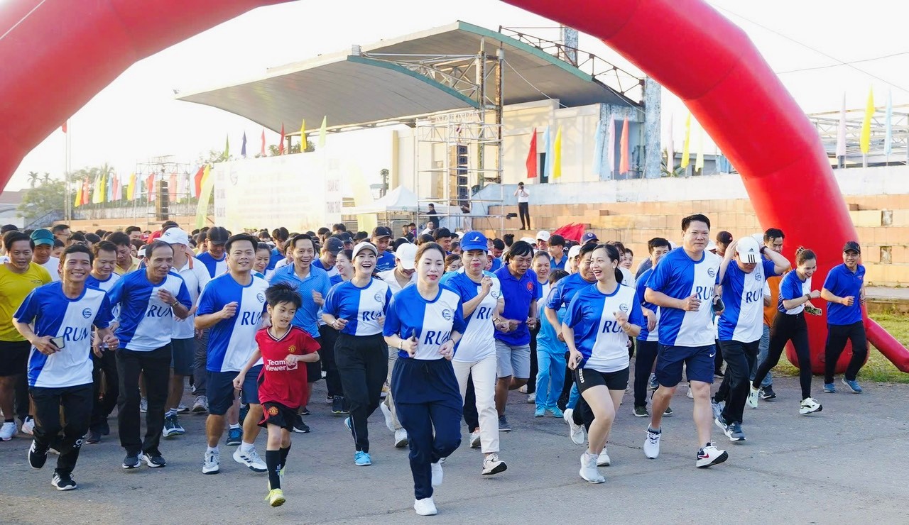 Hương Thủy Hơn 3 000 người tham gia Ngày chạy Olympic vì sức khỏe toàn dân