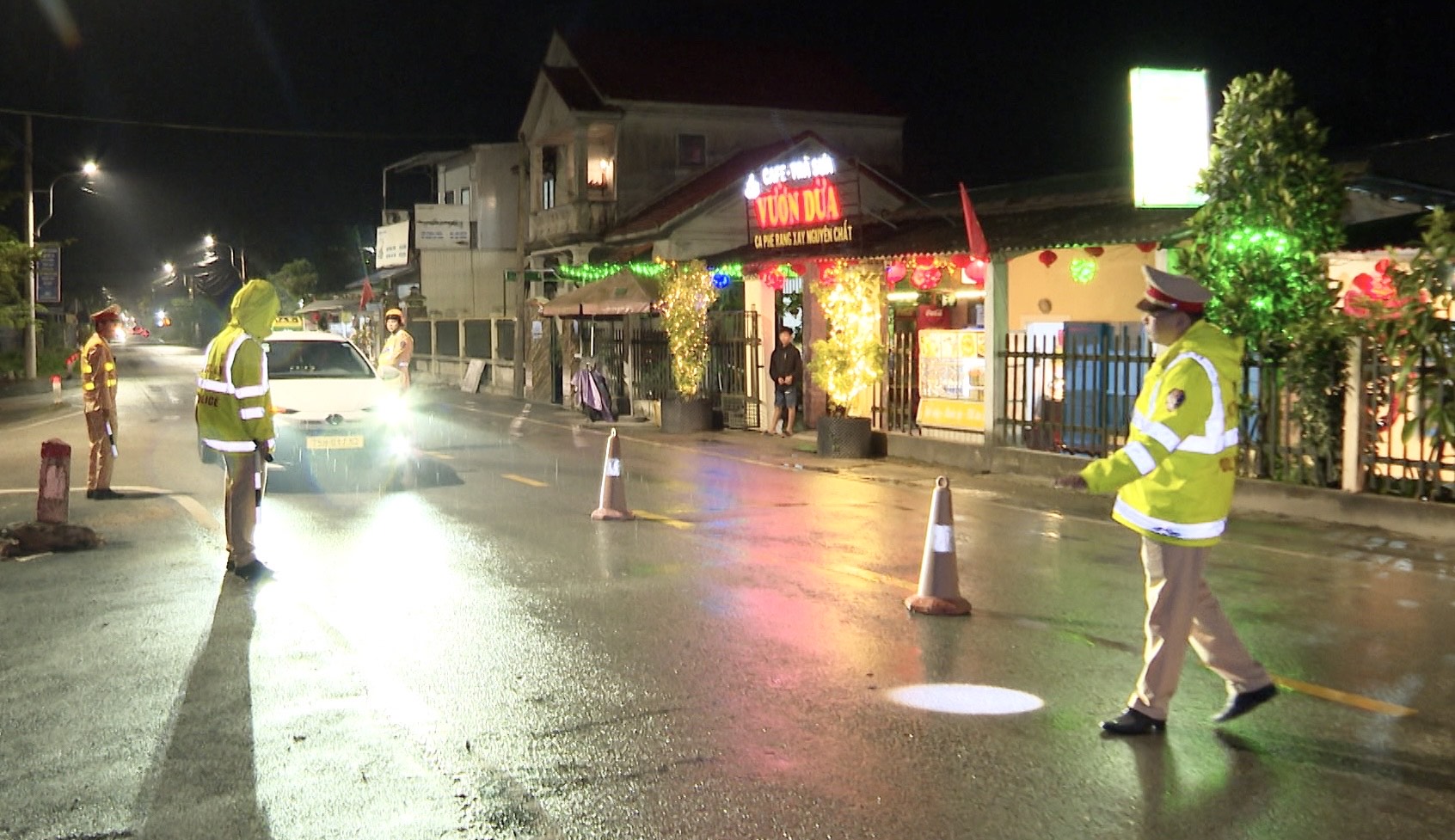 Truyền thông, đảm bảo trật tự, an toàn giao thông