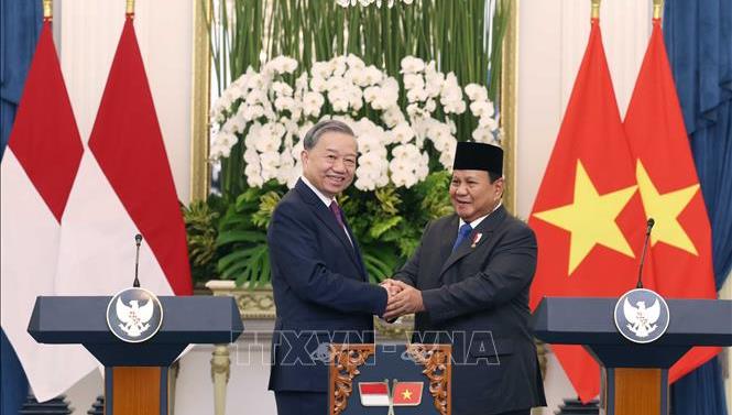 Nổi bật tuần qua Việt Nam nâng cấp quan hệ với Indonesia, Singapore lên đối tác chiến lược toàn diện