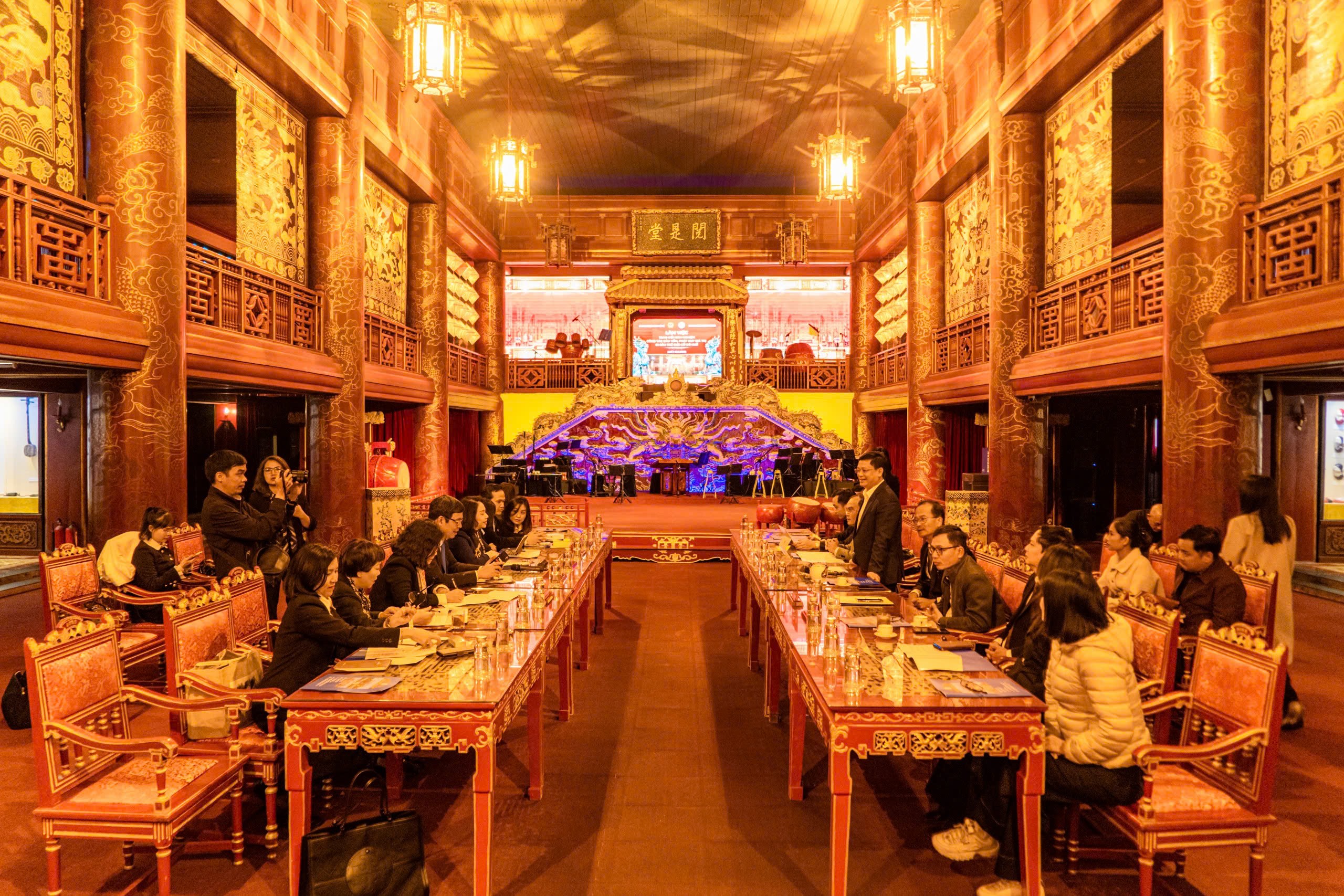 Trao đổi kinh nghiệm bảo tồn, phát huy giá trị di sản thế giới