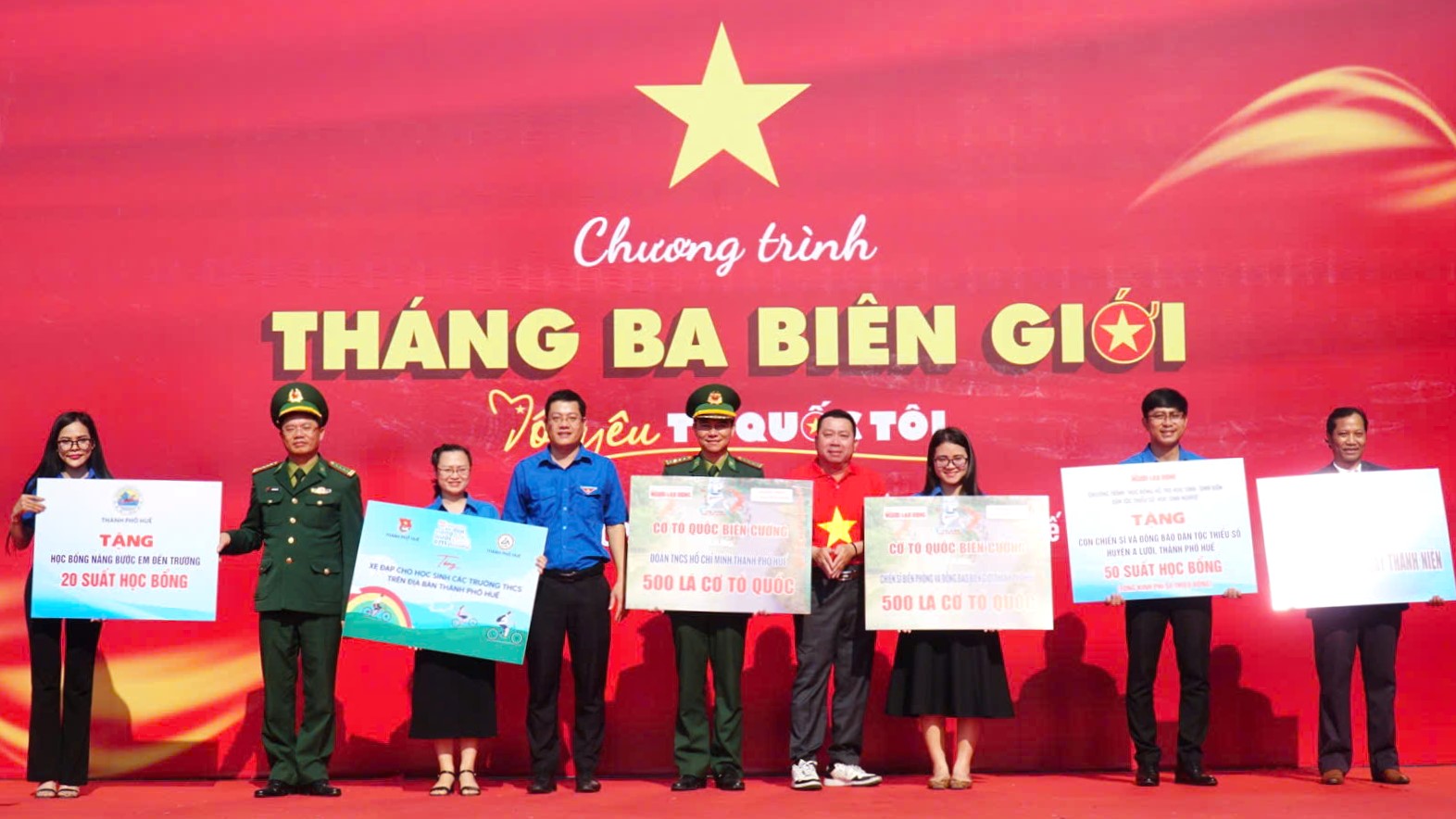 Xung kích, tình nguyện, góp sức xây dựng quê hương