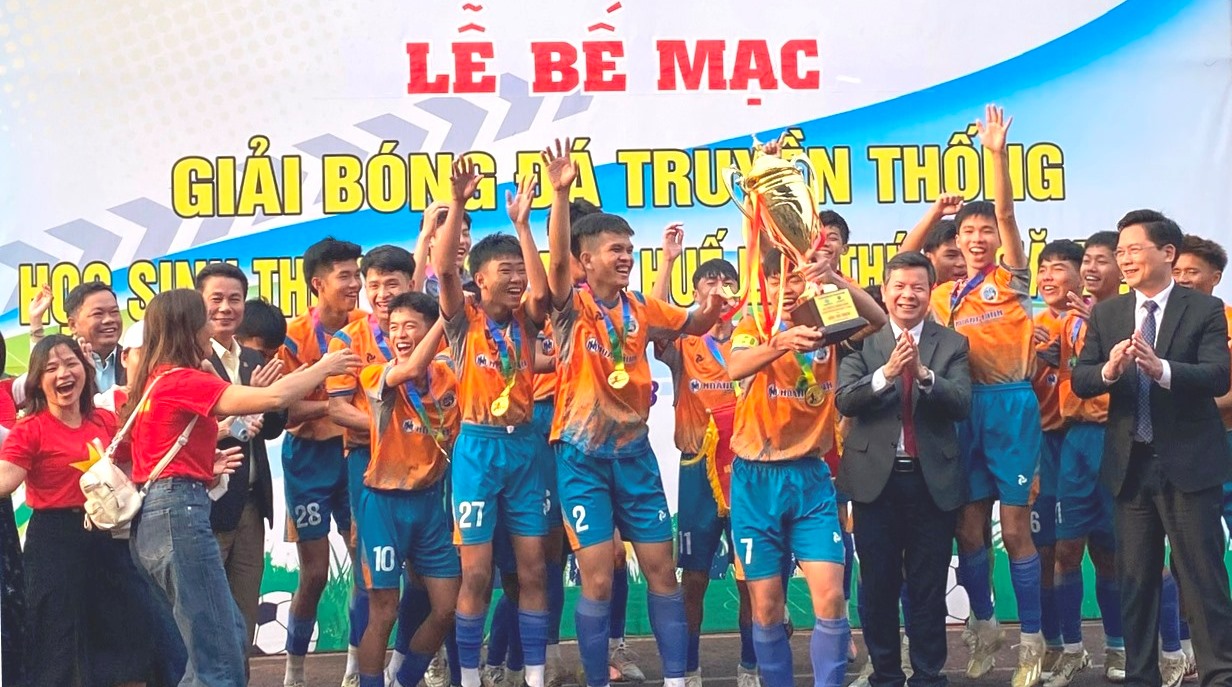 Trường THPT Thuận An vô địch Giải bóng đá truyền thống học sinh