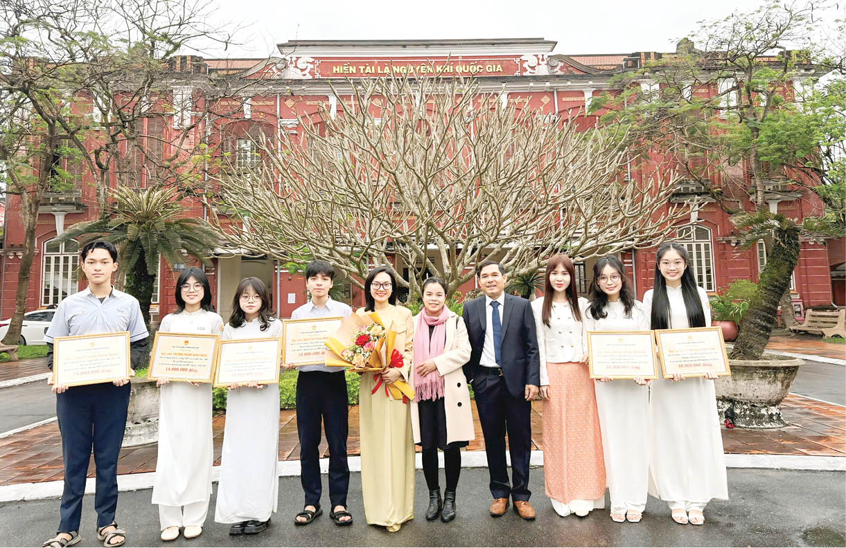 Lần đầu tiên cho môn lịch sử