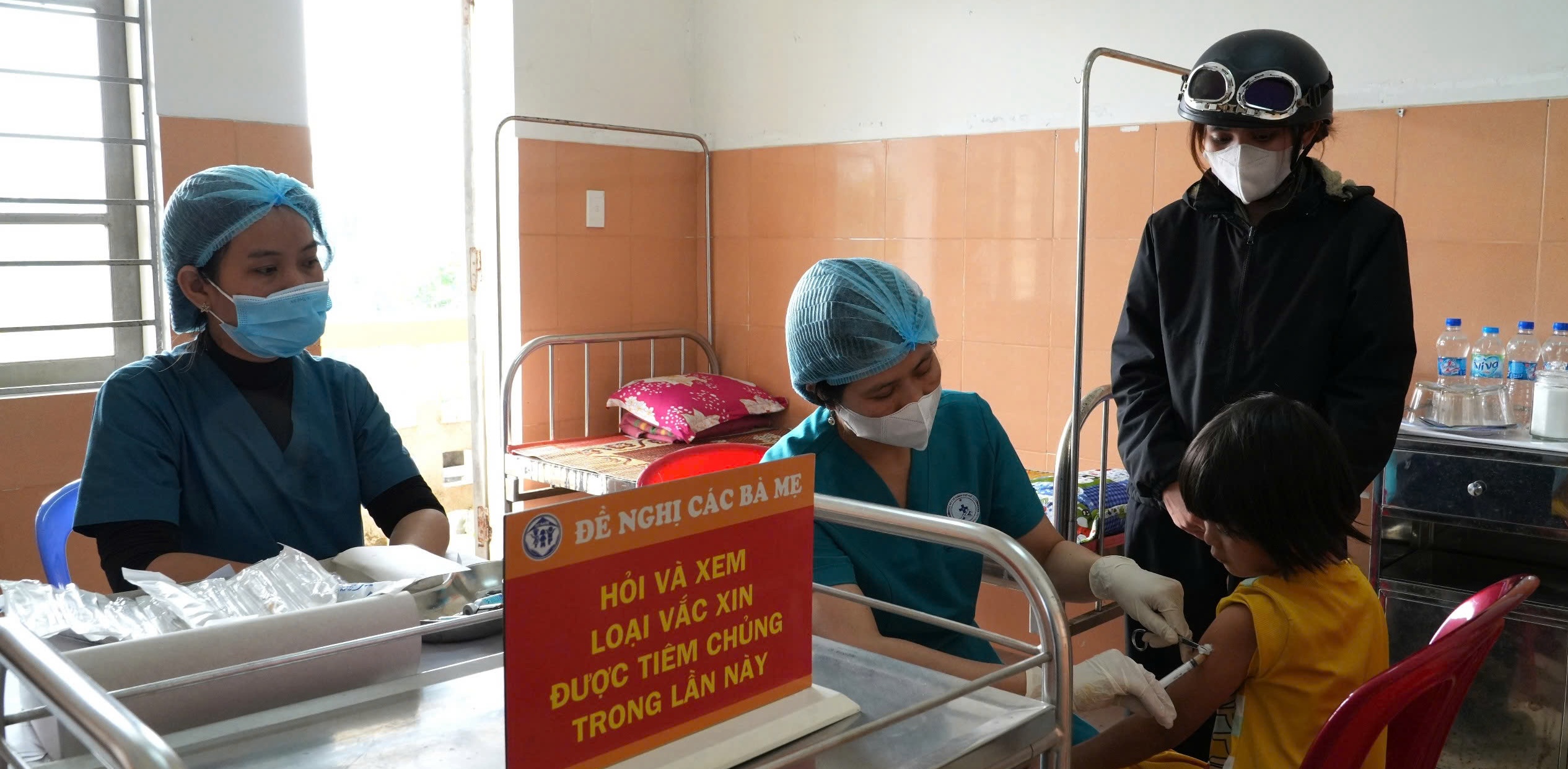 Phú Lộc Triển khai tiêm chủng vắc xin phòng chống dịch sởi tại 27 xã, thị trấn