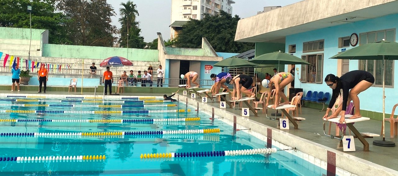 300 VĐV tham gia Giải Bơi truyền thống học sinh phổ thông