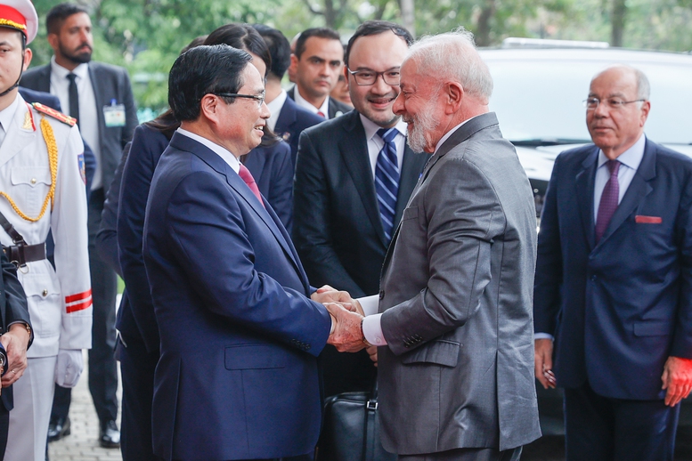 Thủ tướng Phạm Minh Chính hội kiến Tổng thống Brazil Quyết tâm đưa thương mại song phương lên 15 tỷ USD vào năm 2030