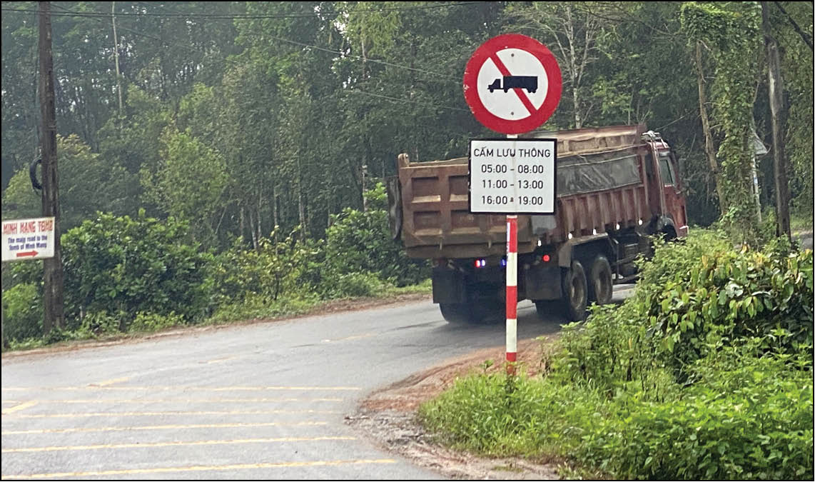 Xử lý tồn tại, bất cập biển báo, đèn tín hiệu giao thông