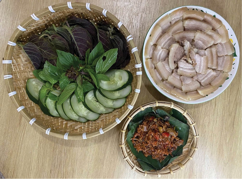 https://file.huengaynay.vn/data/0/images/2025/04/01/upload_3832/dac-san.jpg?dpi=150&quality=100&w=850