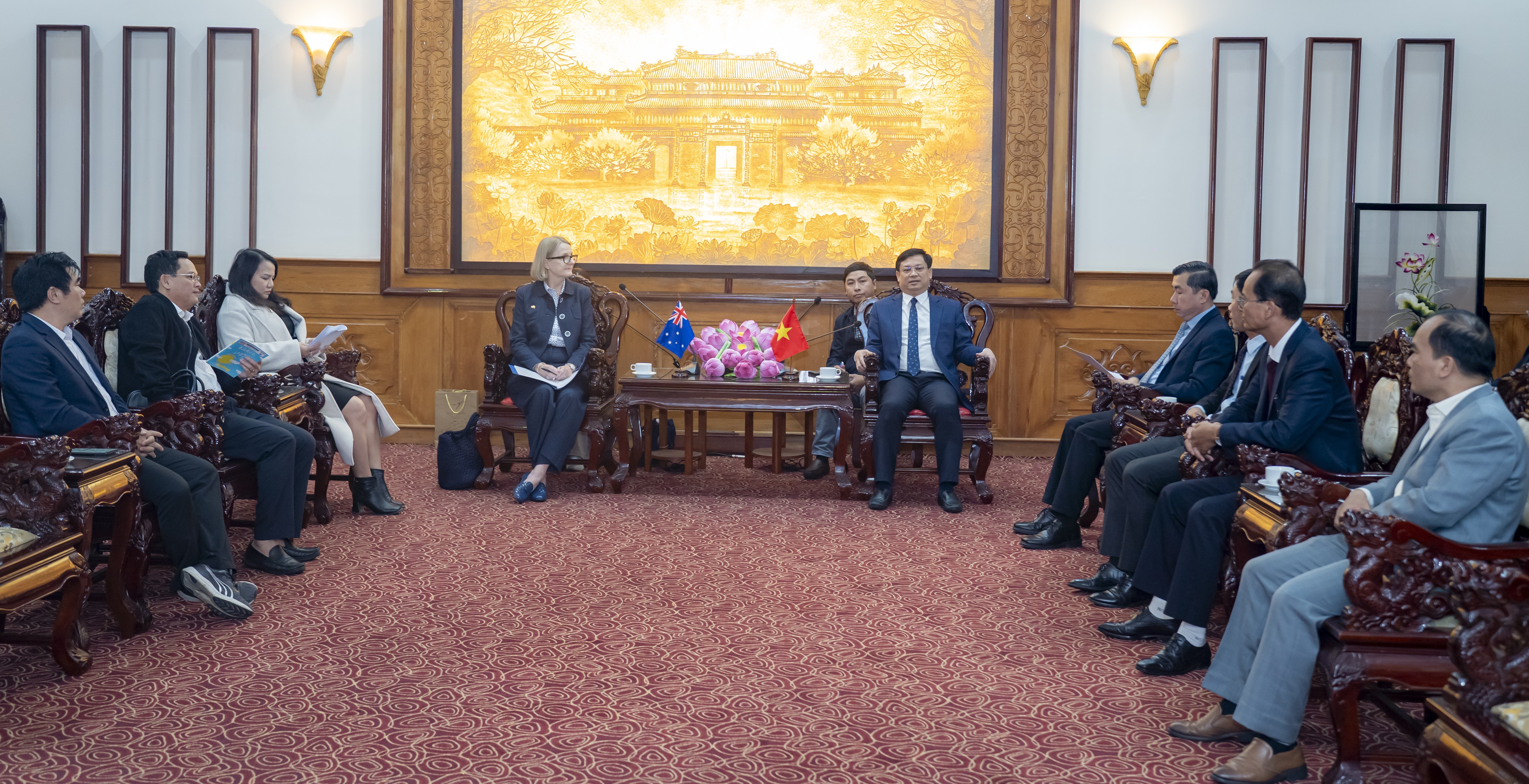 Phó Chủ tịch Thường trực UBND thành phố Nguyễn Thanh Bình tiếp xã giao Tổng Lãnh sự Australia tại TP Hồ Chí Minh