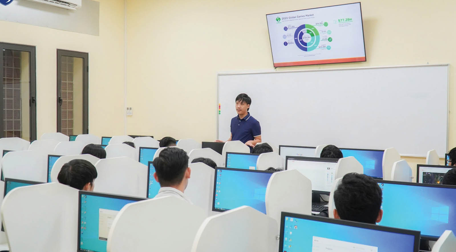 Đào tạo khoa học cơ bản gắn với yêu cầu thực tiễn