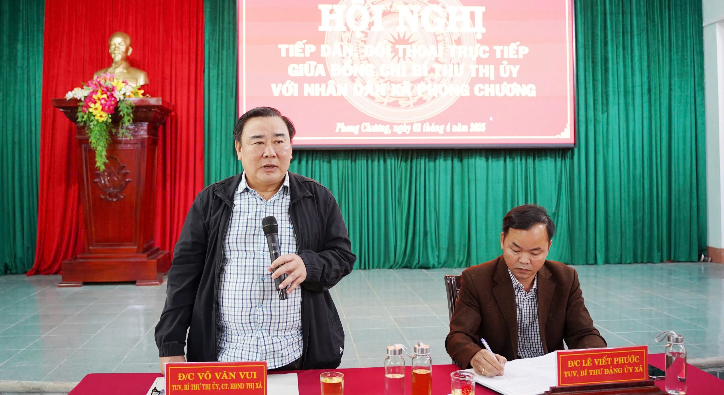 Lãnh đạo thị xã Phong Điền đối thoại với người dân xã Phong Chương