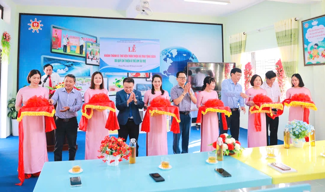 Khánh thành thư viện, trao tặng sách cho các trường học