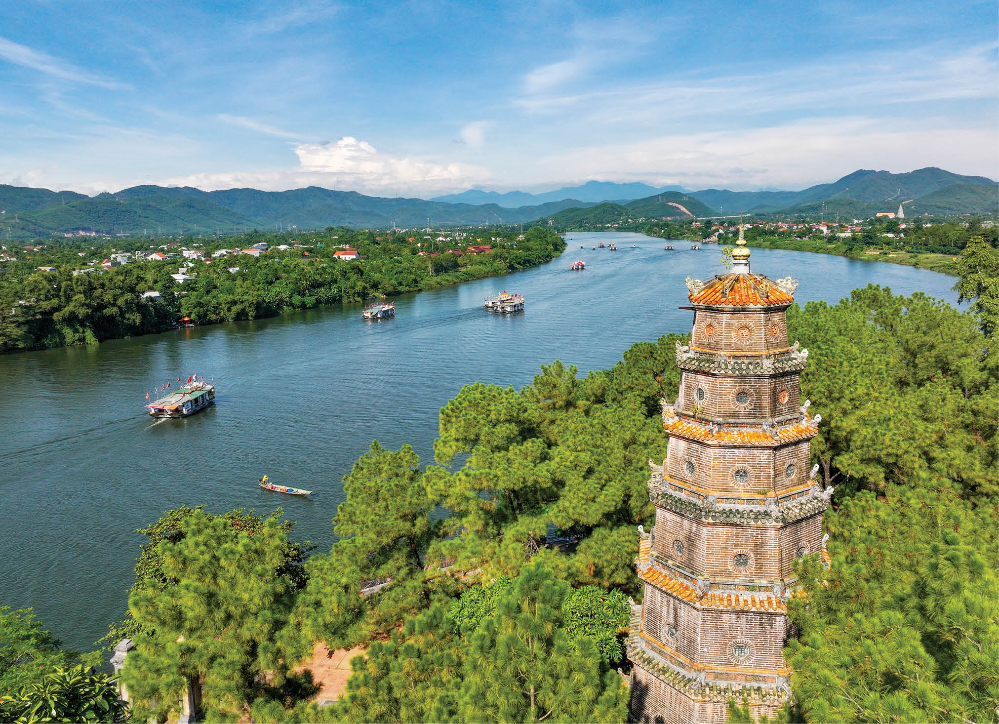 Huế - Xứ sông nước hiền hòa