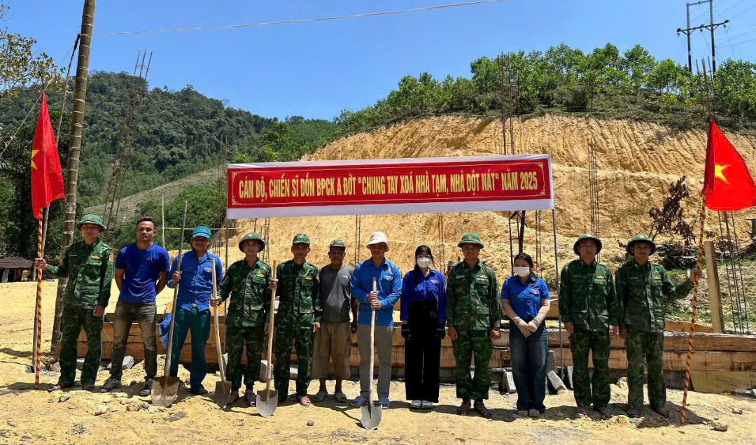 Chung tay giúp người dân biên giới xóa nhà tạm, nhà dột nát