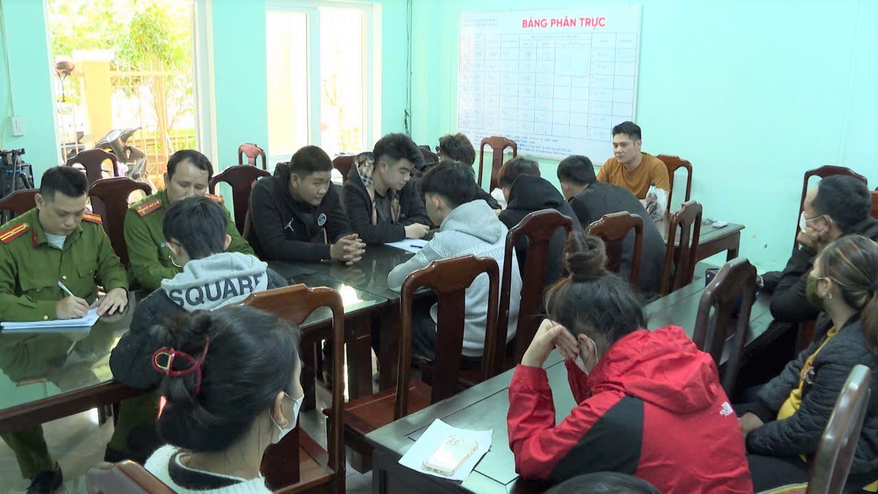 Bắt nhóm đối tượng rượt đuổi, hành hung hai nam thanh niên tại phường An Cựu