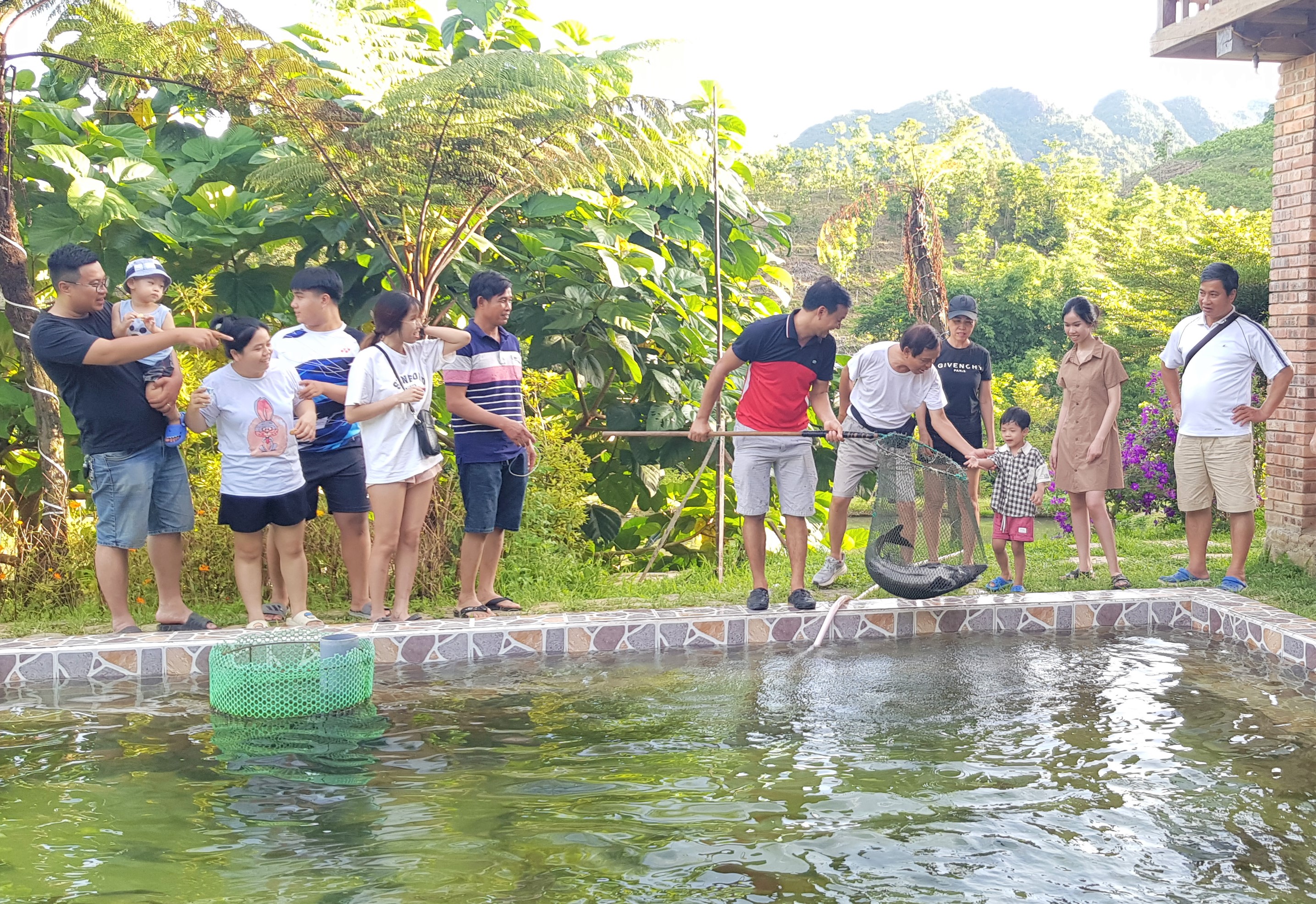 Làm nông nghiệp bền vững giữa đại ngàn