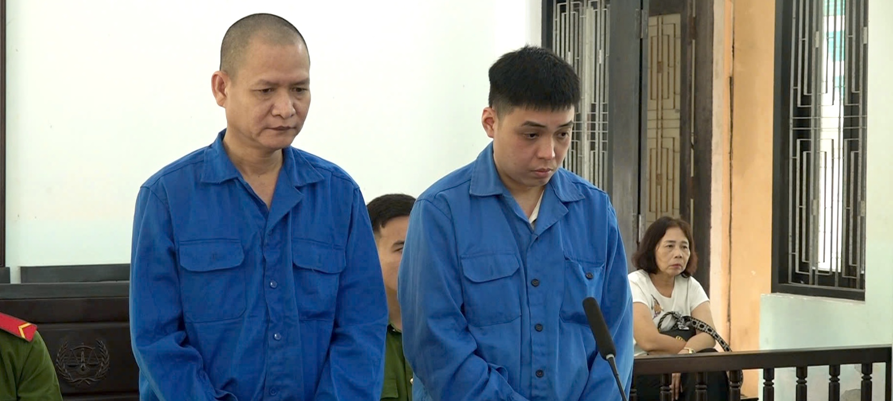 Nhận chở khách nhập cảnh trái phép, hai tài xế trả giá bằng án tù