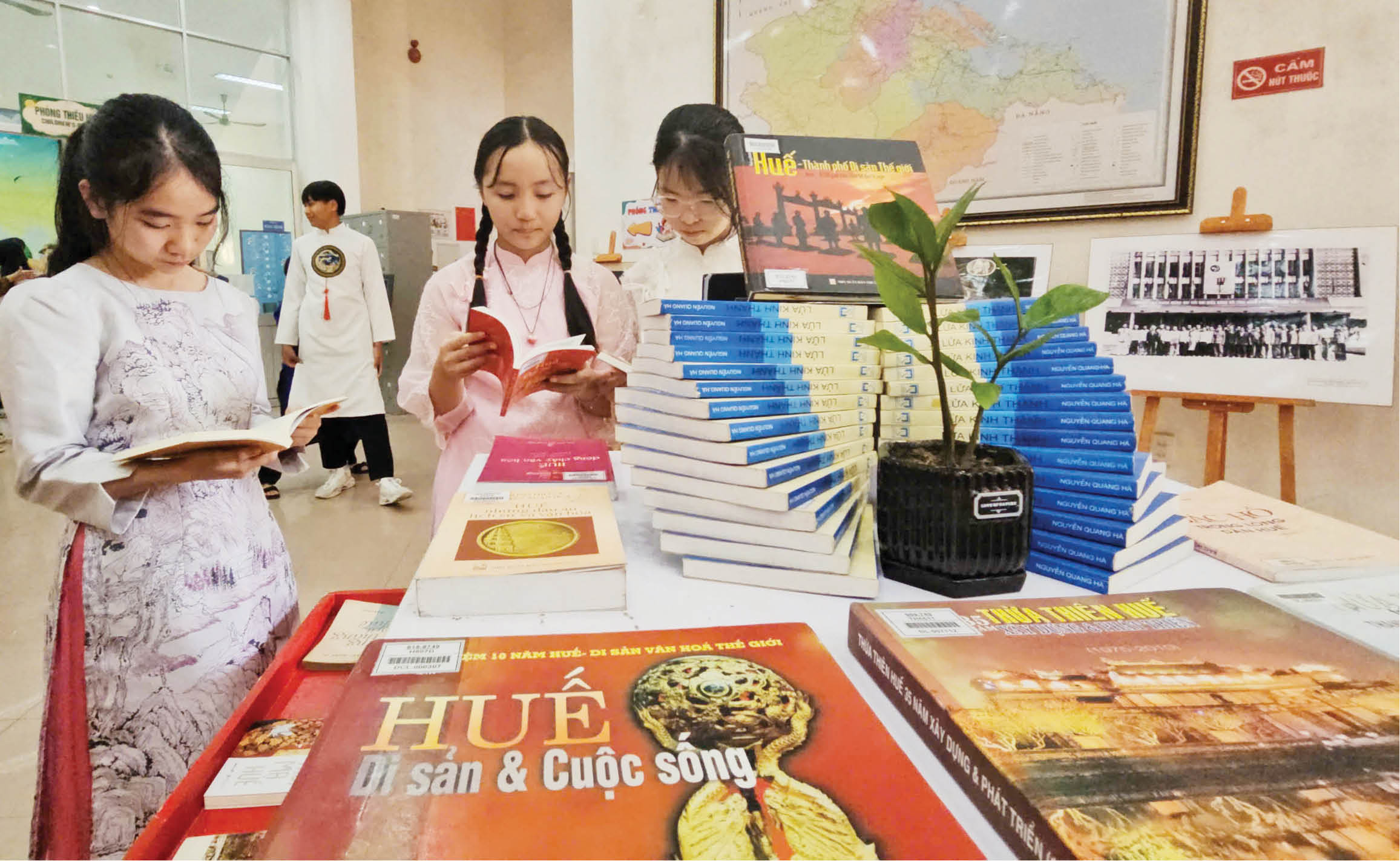 Hình thành thói quen đọc sách theo nhiều cách khác nhau