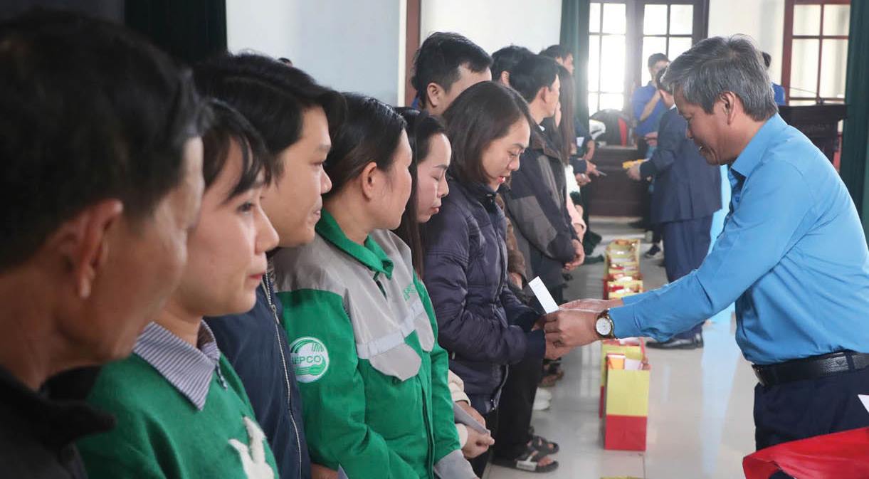 Ấm áp vòng tay công đoàn