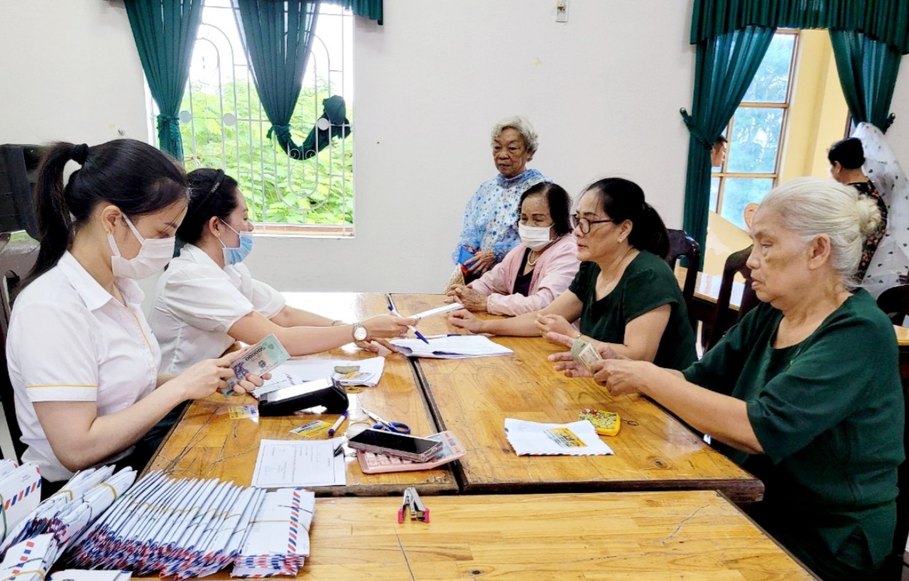 Chi trả lương hưu, trợ cấp bảo hiểm xã hội tháng 5 trước ngày nghỉ lễ 30 4 và 1 5