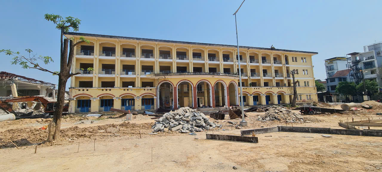 Vướng mặt bằng, xin “dời” tiến độ