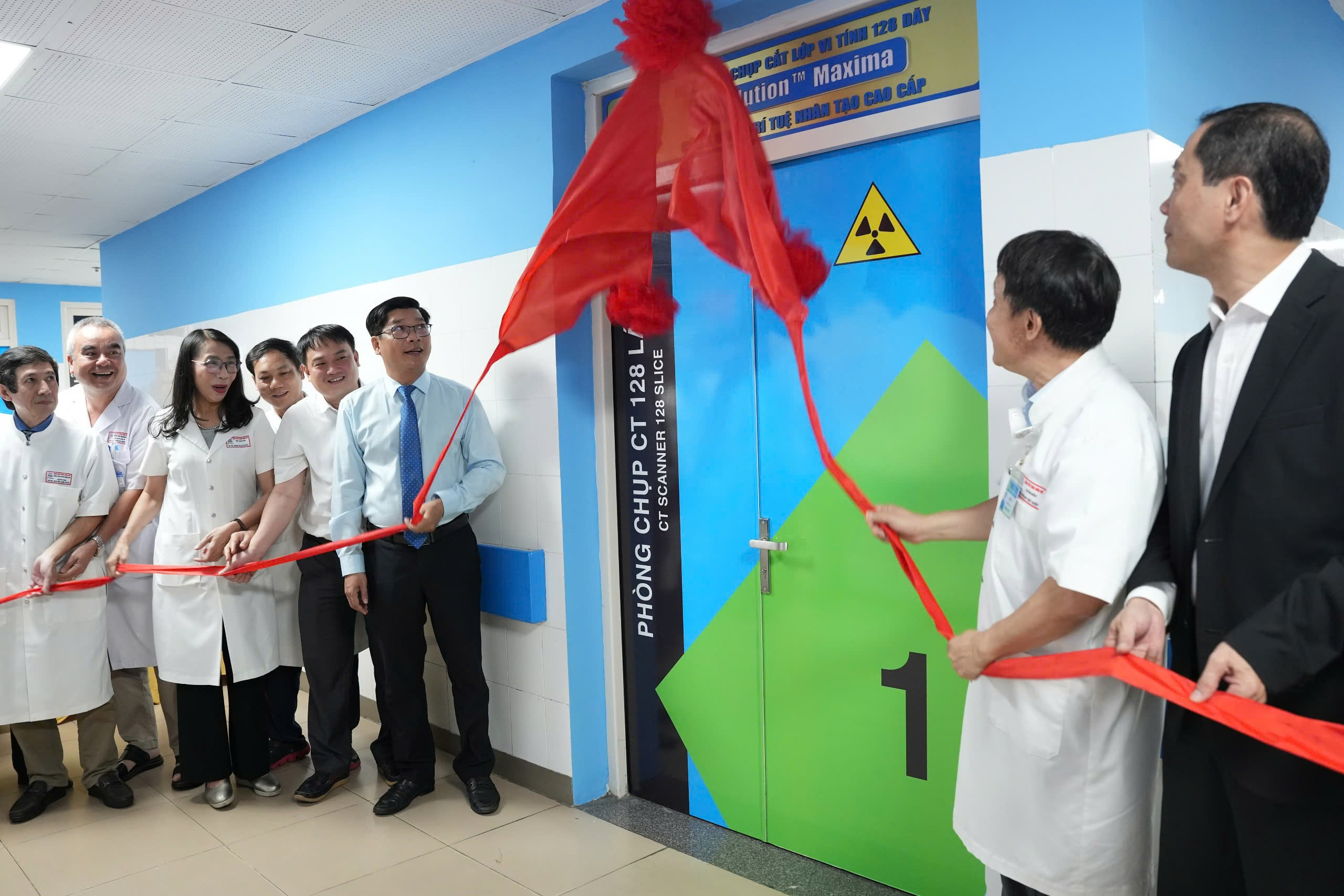 Vận hành hệ thống chụp cắt lớp vi tính 128 lát cắt ứng dụng công nghệ AI