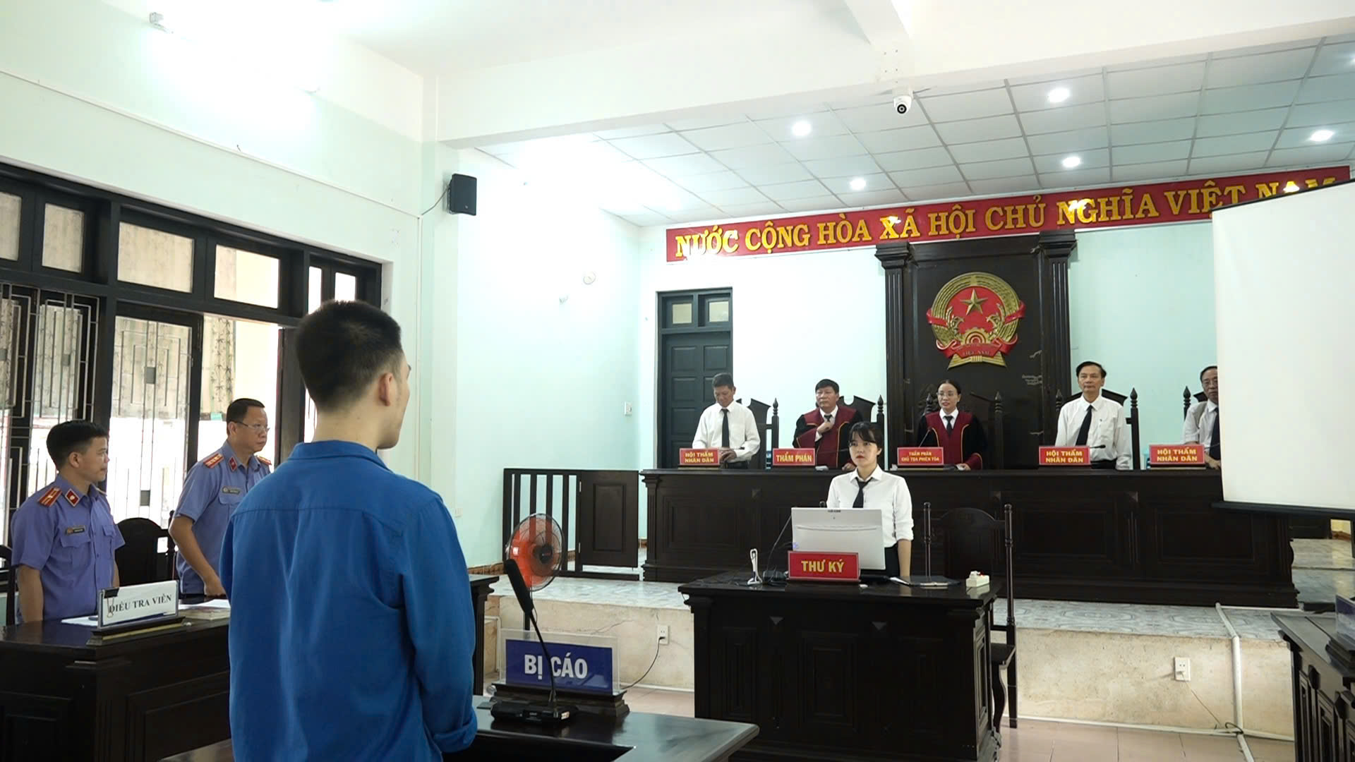 Lừa bán hàng điện tử, chiếm đoạt gần 1,1 tỷ đồng