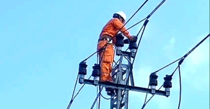 Tập trung bảo dưỡng, cấp điện an toàn, ổn định cho Khu công nghiệp Phú Bài