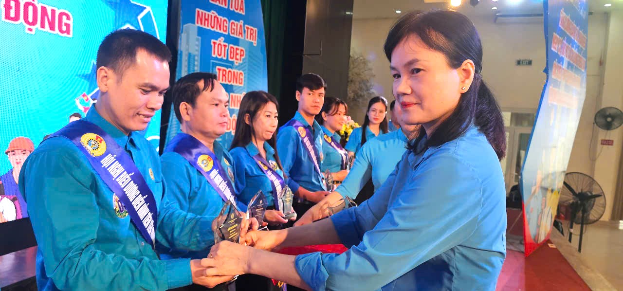 Lan tỏa phong trào thi đua từ những điển hình tiên tiến