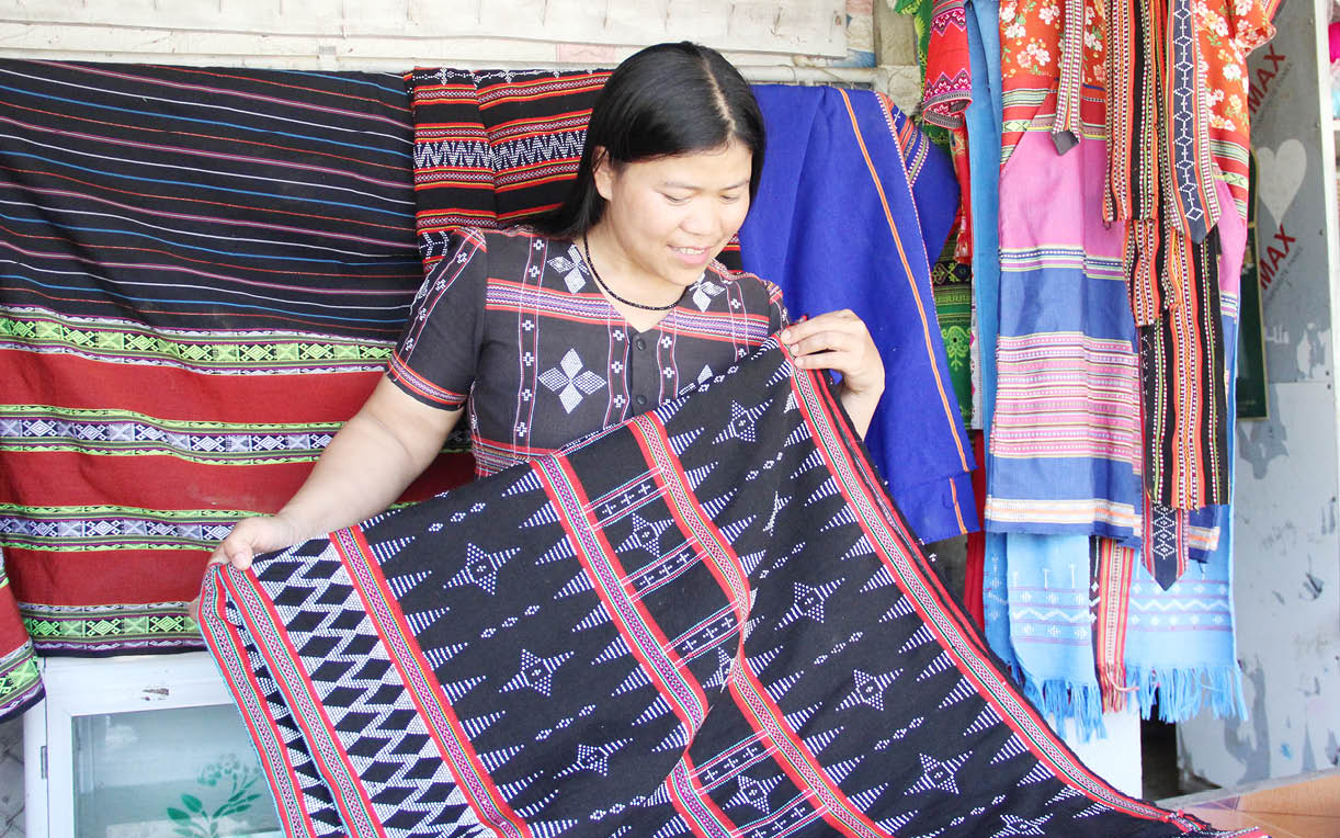 Gương sáng vùng biên