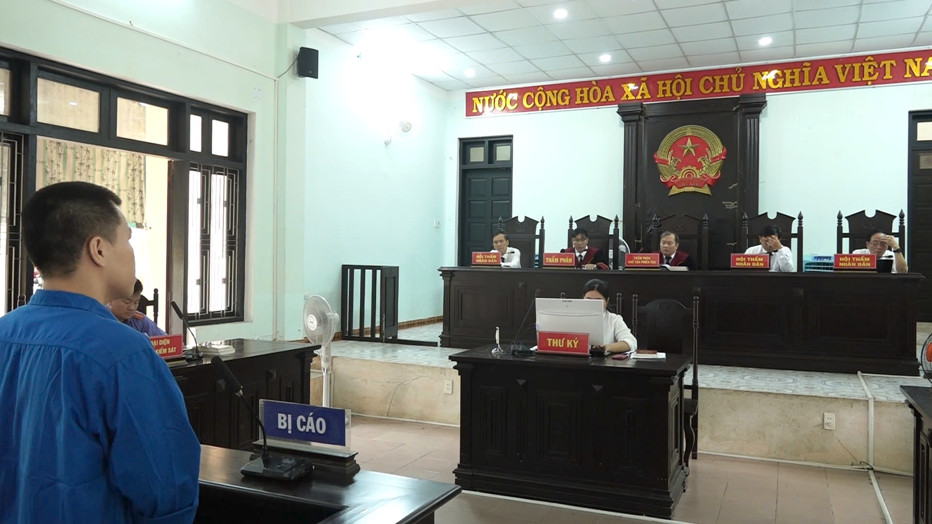 Lừa “chạy án” để chiếm đoạt 1,3 tỷ đồng